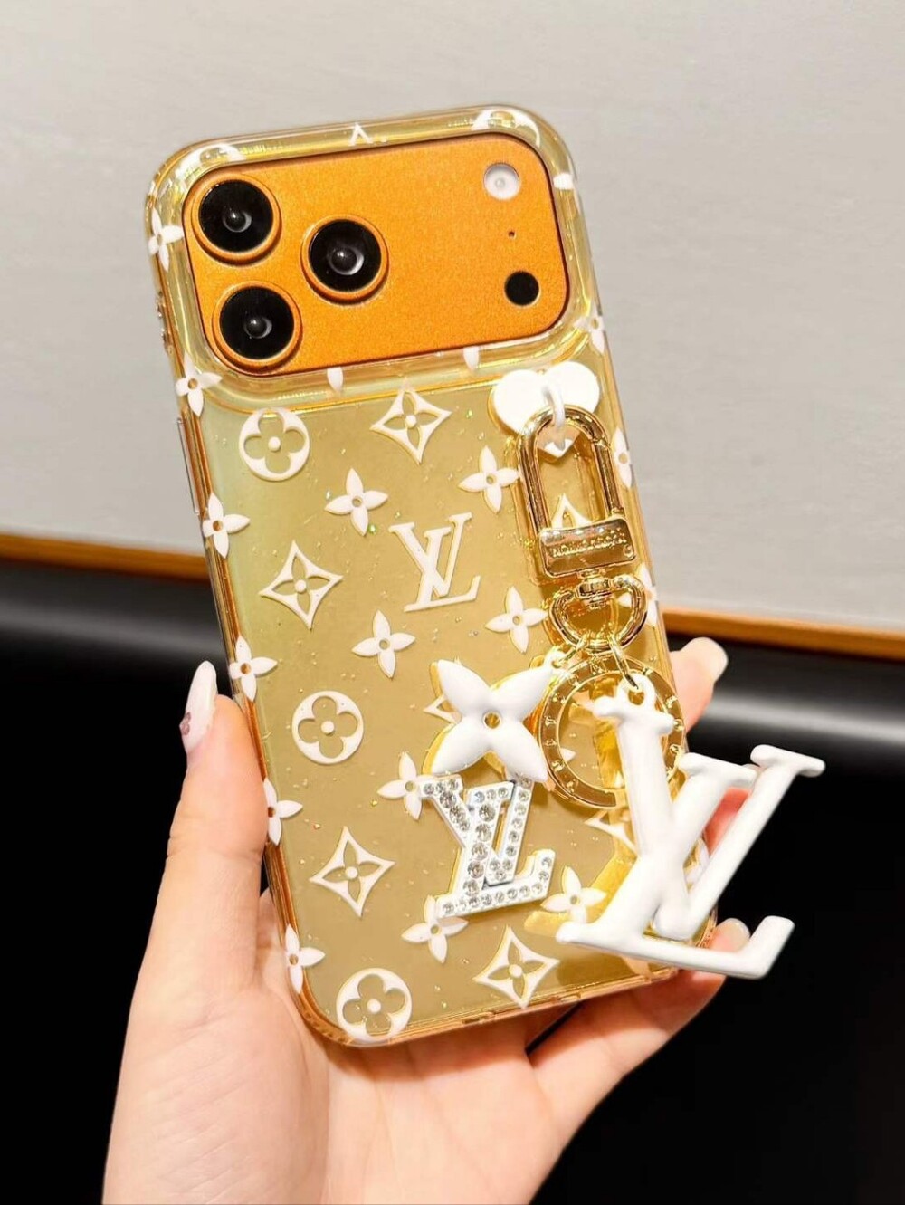 17 Pro Max Gold Phone Case with Charm - Gold